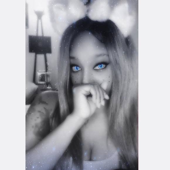 Poshmark profile picture for @itsgamer